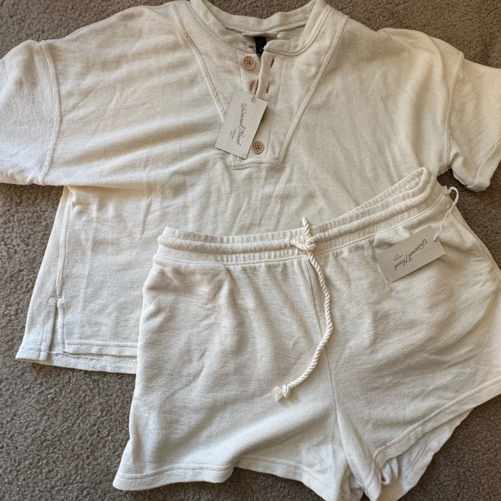New with tags Universal Thread Cream Lounge Set Large